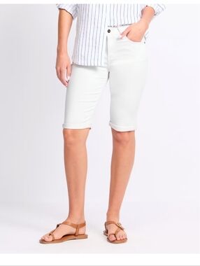 Kancan White Bermuda Shorts
